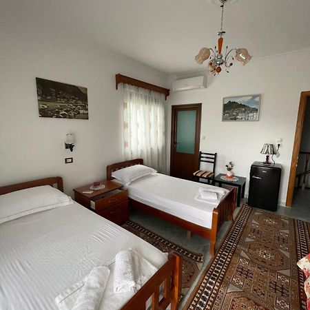 Guest House Xhuljon Berat Zewnętrze zdjęcie