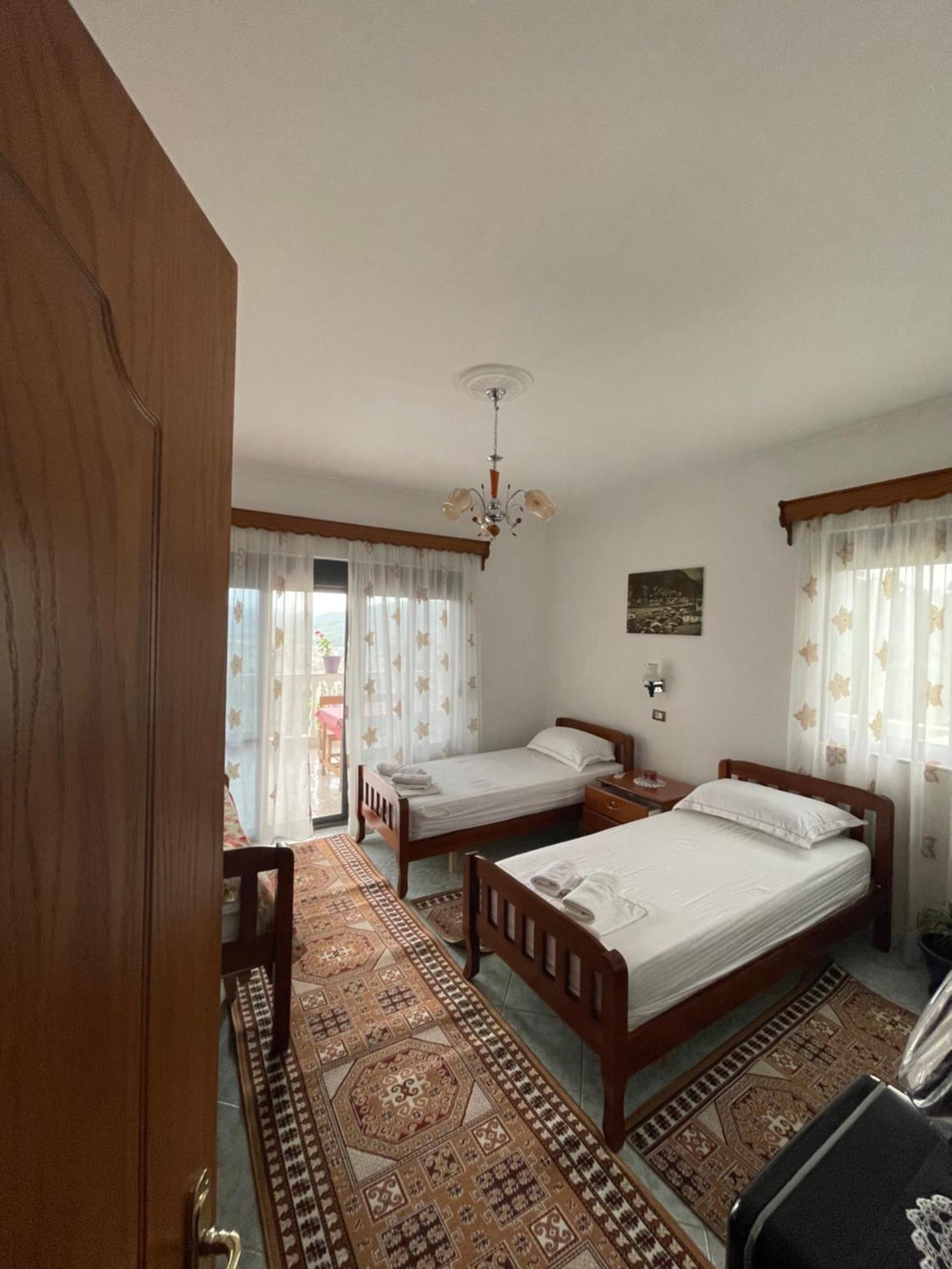 Guest House Xhuljon Berat Zewnętrze zdjęcie